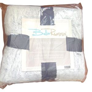 Bella Russo Silk Touch Throw Blanket Size 50" x 60”(127cmx152cm) Light Grey NWT